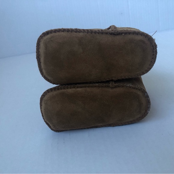 Baby size small Ugg Boots - Picture 9 of 9